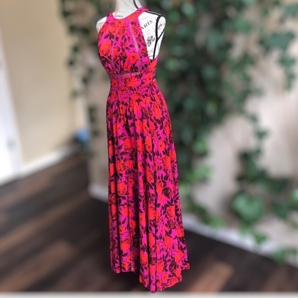 Vacation Dress - Picture 9 of 9